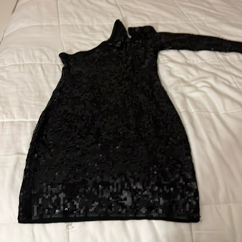 Black body tight fit dress.